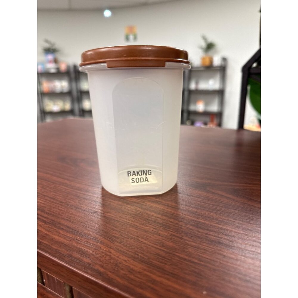 Plastic Airtight Baking Soda Storage Container With Brown Lid For Kitchen Organi